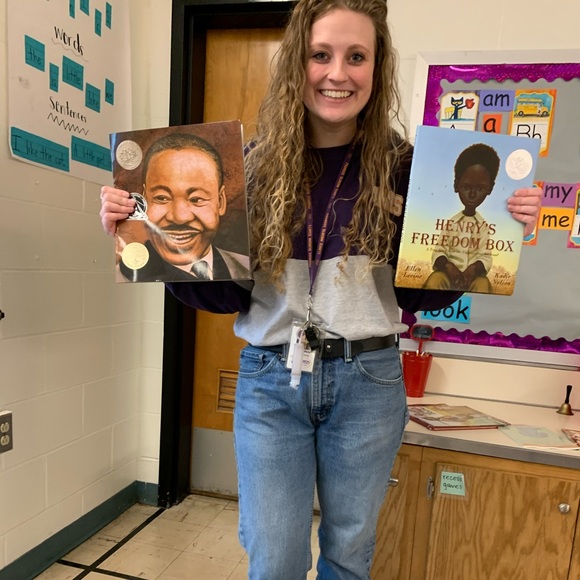 Meet your Posher, Hannah - Picture 3 of 7